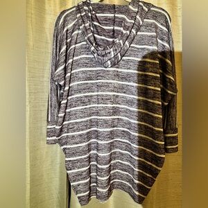 Market & Spruce Maroon and White Knit Top